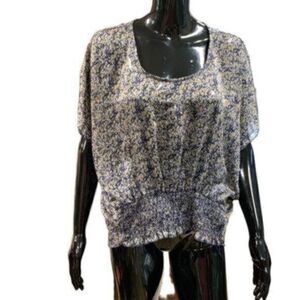 Cedar Tree Blue Floral blouse size medium